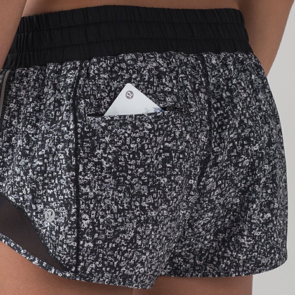 Lululemon Hotty Hot Short (2 1/2" ) - Picture 6 of 14